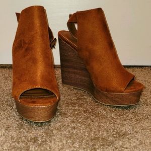 *SOLD*Charlotte Russe (Never Been Worn)